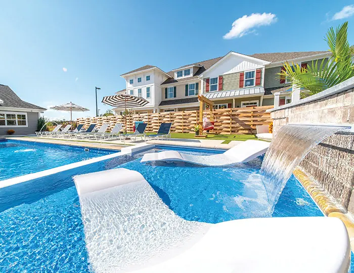 Quartz-Tanning-Ledge-Style Diagram showing the fiberglass tanning ledge features of The Quartz™